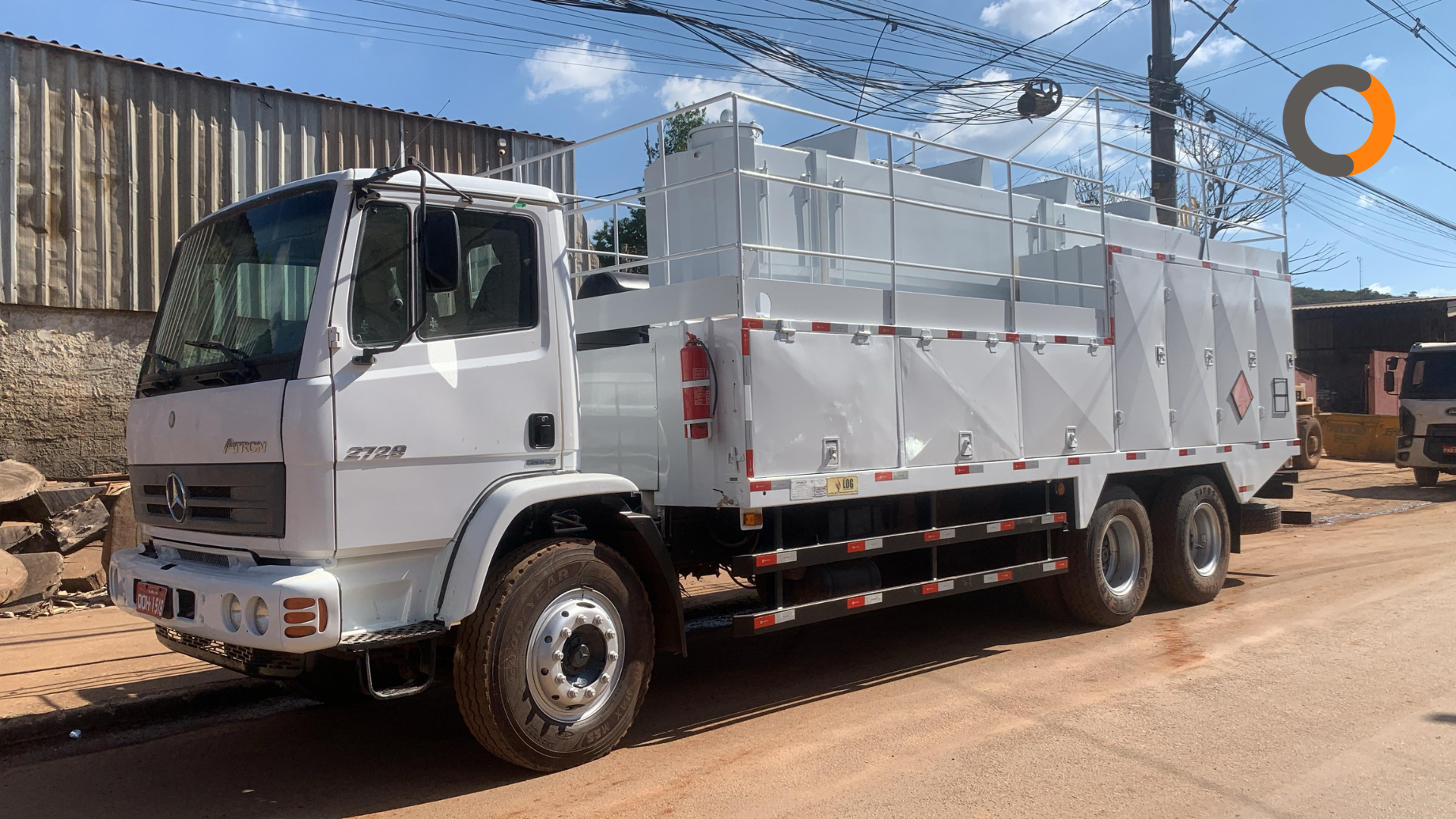CAMINHÃO COMBOIO - máquina pesada